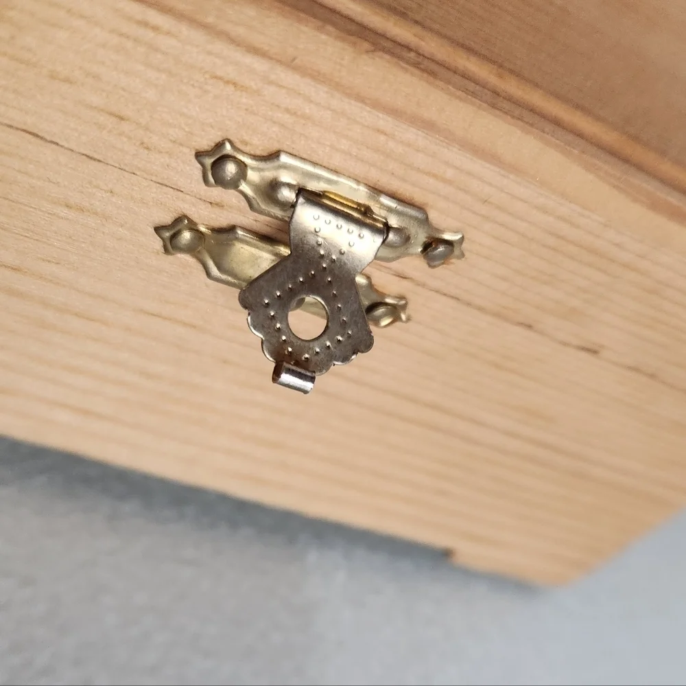 Lot 3 small wooden jewelry boxes velvet lined w drawers raw wood w‎ latch hinged